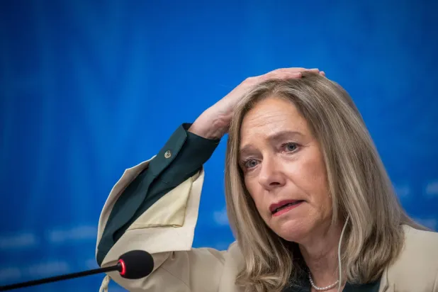 الأمينة العامة للمنظمة العالمية للأرصاد الجوية سيليستي ساولو خلال مؤتمر صحافي حول تقرير المناخ العالمي لعام 2023 الصادر عن المنظمة العالمية للأرصاد الجوية في جنيف في 19 مارس 2024 (أ.ف.ب)