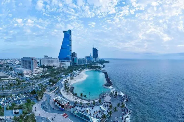 تعتزم السعودية إطلاق برنامج طموح للتنمية الصناعية والخدمات اللوجيستية ضمن «رؤية 2030» (واس)