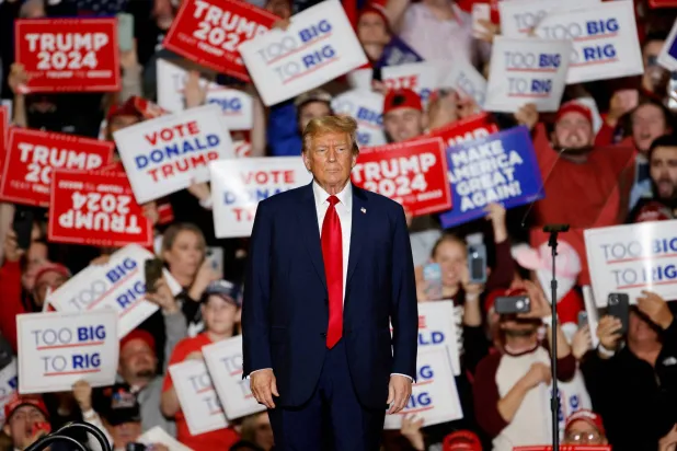 ترمب مشاركاً في حدث انتخابي بولاية نورث كارولاينا 2 مارس (رويترز)