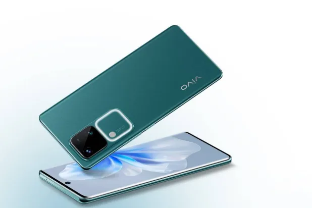 هاتف «فيفو» الجديد «V30» يتميز بوجود ابتكارات جديدة في الألوان والمواد واللمسات النهائية (الشرق الأوسط)