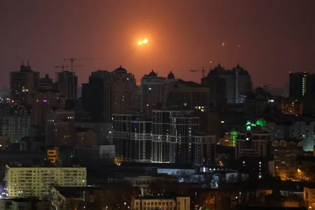 Rus saldırıları nedeniyle Kiev semalarında dumanlar yükseliyor (Reuters)