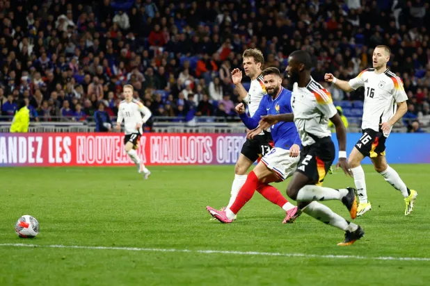 المنتخب الألماني فاز على منتخب فرنسا 2-0 (إ.ب.أ)