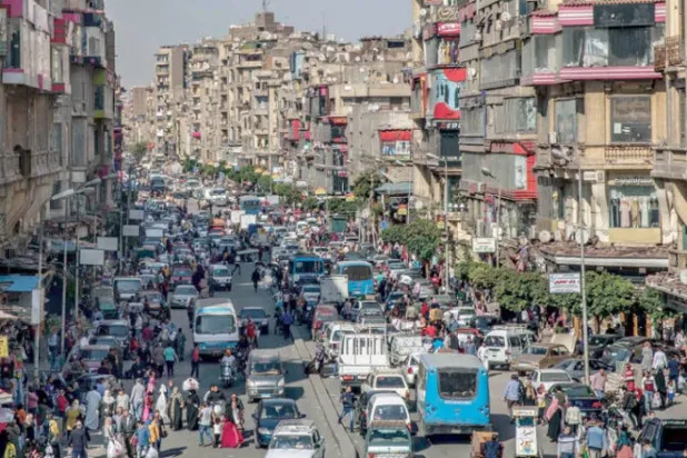 ازدحام في أحد شوارع القاهرة (أ.ب)