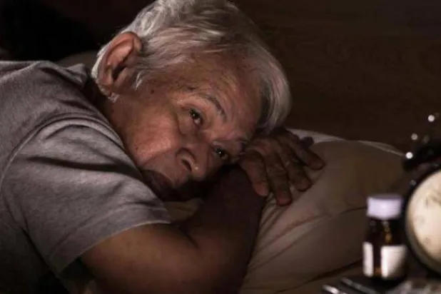 الأشخاص الذين يعانون من مشاكل في النوم هم أكثر عرضة للأفكار الانتحارية (أ.ف.ب)