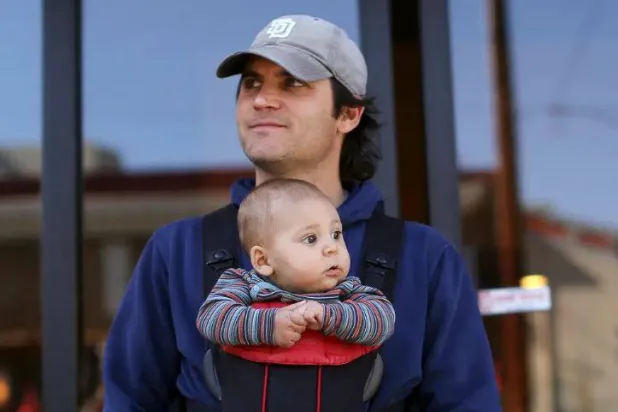 المشروع يهدف إلى تعليم الرجال كيف يصبحون «أزواجاً وآباء أفضل» (رويترز)