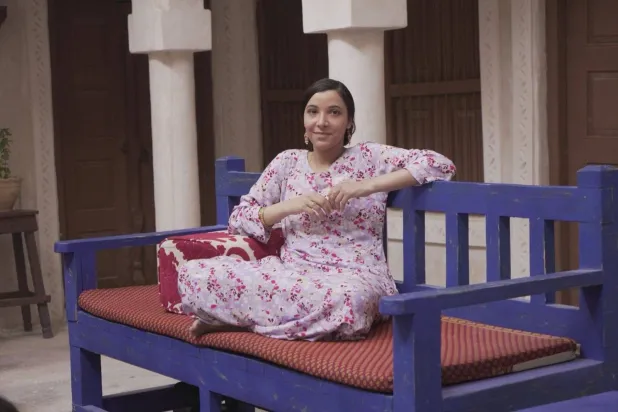 ‎مريم حسين في مشهد من العمل (الشرق الأوسط)⁩