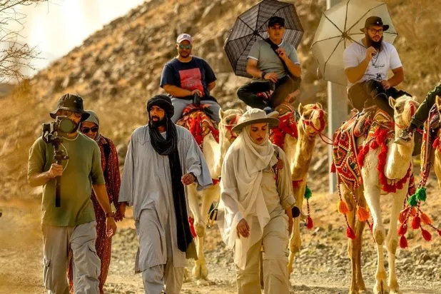 استغرقت أولى رحلات مسار بدر قرابة 4 أيام سيرا على الأقدام وباستخدام الجِمال ومشاركة أكثر من 25 رحالاً (روح المدينة)