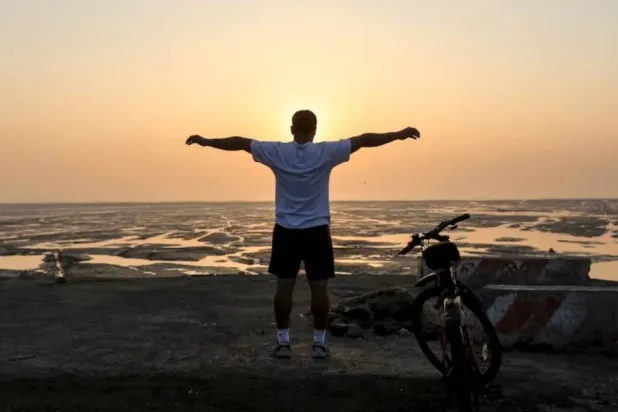 النشاط البدني المنتظم يقلل أعراض الأرق (رويترز)