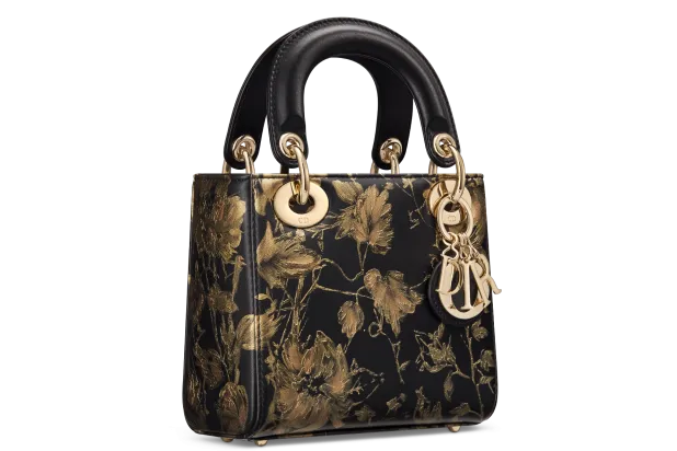 تصاميم أيقونية خضعت لتجديدات زادتها تألقاً (ديور)