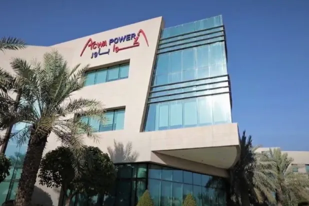 بحسب «أكوا باور» يتضمن المشروع تطوير وتمويل وبناء وتشغيل وصيانة «غراند كوت» للتحلية (موقع الشركة)