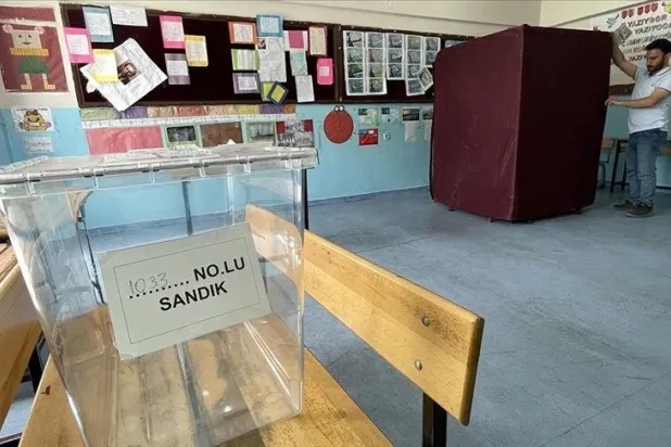 Sandık kurullarında görev alan kamu personeli 1 Nisan'da idari izinli sayılacak