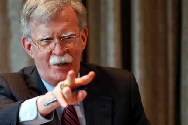 ABD Ulusal Güvenlik Danışmanı John Bolton, Londra’da gazetecilere açıklama yaparken (Reuters)