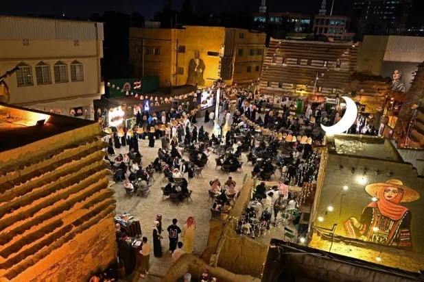 حافظت كثير من الأسواق على مواعيدها ومواقعها وتقاليدها معاً رغم مرور عقود من السنوات (واس)