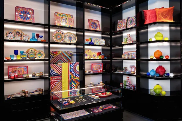 أحضرت الدار معها كل تفاصيل شخصيتها من الألوان المتوهجة والنقشات المتضاربة إلى الزخرفات الغنية (خاص)