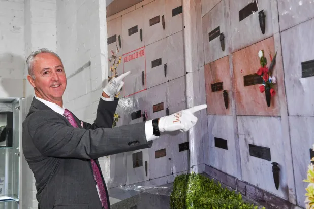 بَيْع قبر بجوار مرقد مارلين مونرو بـ195 ألف دولار