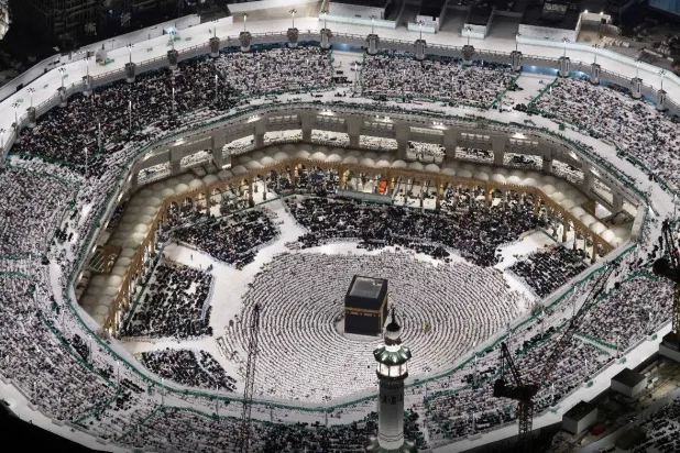 مشهد للحرم المكي في أول ليالي العشر الأواخر من شهر رمضان الكريم هذا العام (هيئة العناية بالحرمين)