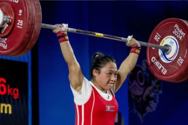 الكورية الشمالية ري سونغ - غوم (إكس)