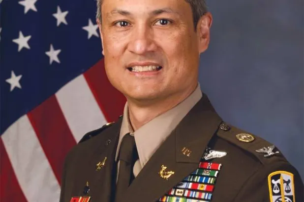 العقيد ماثيو فيتزجيرالد مكلف إدارة جلسات الاستماع في قضية المدمرة «كول» (نيويورك تايمز)