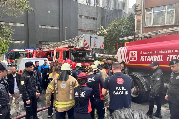 فرق الإطفاء تمكنت من السيطرة على الحريق (إ.ب.أ)
