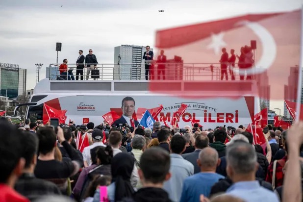 إمام أوغلو يتسلم ولاية جديدة رئيساً لبلدية إسطنبول (أ.ف.ب)
