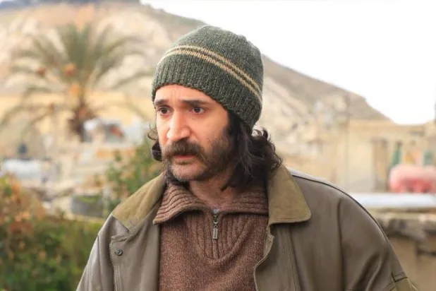 يقول أن شخصية نظمي ألقت بظلالها عليه فكان يعود الى بيته محبطاً ومتعباً (هافال حمدي) 