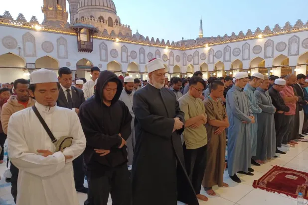 صلاة المغرب بالجامع الأزهر (الأزهر)