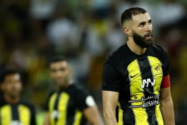 كريم بنزيمة يمر بأوقات صعبة مع الاتحاد (رويترز)