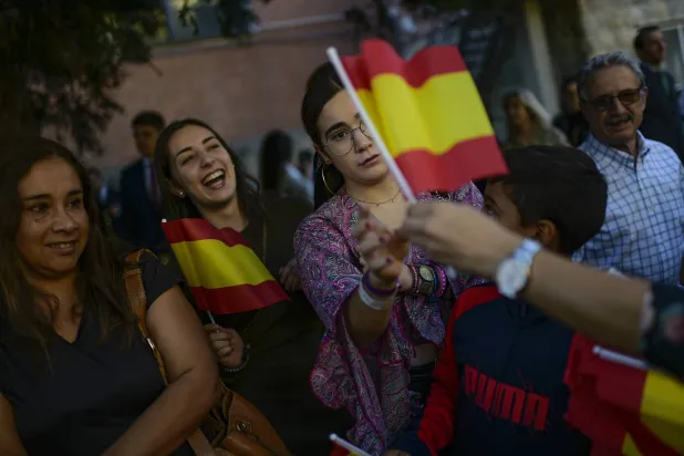 تعتزم إسبانيا إنهاء ما يسمى برنامج التأشيرة الذهبية لمشتري العقارات الأجانب (أ.ب)