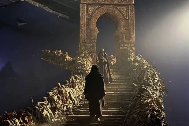 تكوين بصري مميز بأحد مشاهد «الحشاشين» (الشركة المنتجة)