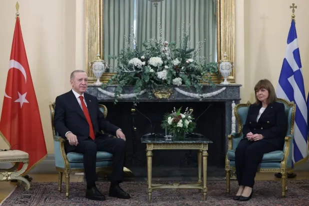 من لقاء الرئيس التركي رجب طيب إردوغان ورئيسة اليونان خلال زيارته لأثينا في ديسمبر الماضي (أرشيفية - الرئاسة التركية)