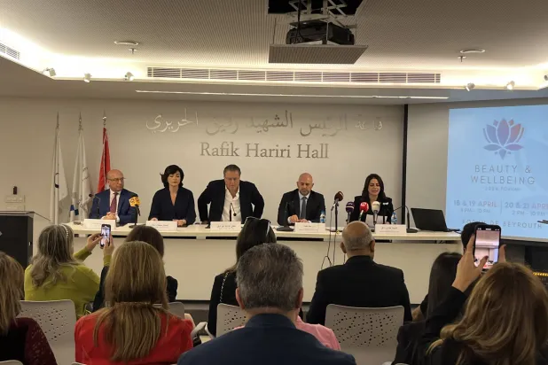 خلال المؤتمر الذي عُقد في غرفة التجارة والصناعة (الشرق الأوسط)