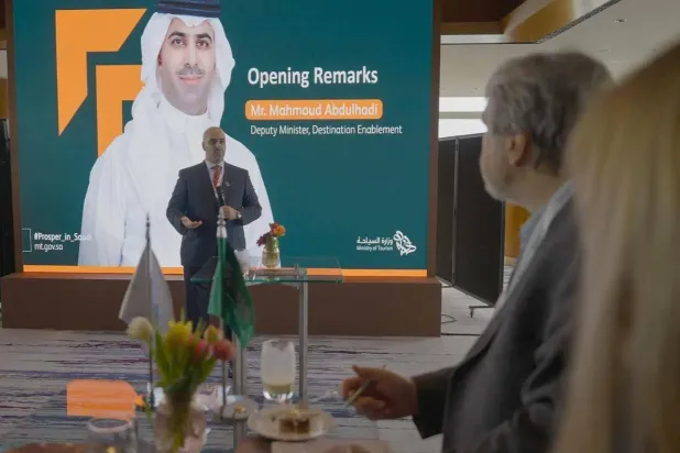 وكيل وزارة السياحة لتمكين الوجهات السياحية يستعرض الفرص الواعدة التي توفرها المملكة للمستثمرين الدوليين والمحليين في القطاع (واس)