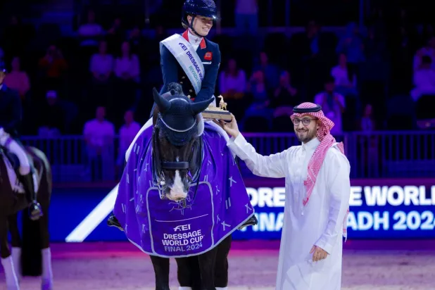 من منافسات اليوم الأول لمونديال قفز الحواجز والترويض في الرياض (الشرق الأوسط)