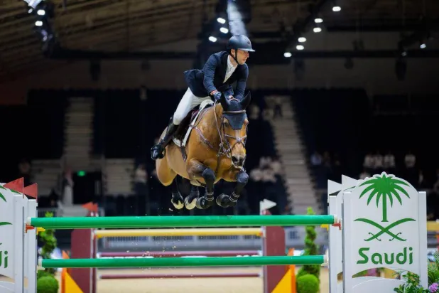 نخبة فرسان العالم يتنافسون في الرياض على جوائز مونديال قفز الحواجز (الشرق الأوسط)