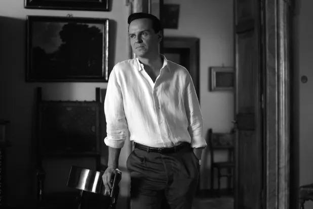 الممثل أندرو سكوت بدور توم ريبلي (نتفليكس)