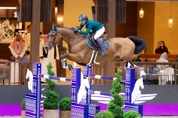 من منافسات بطولة العالم لقفز الحواجز بالرياض (الشرق الأوسط)