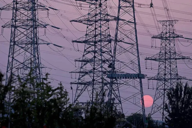 شبكات الكهرباء في بكين (أ.ف.ب)