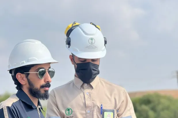 فرقة تابعة للمركز الوطني للرقابة على الالتزام البيئي أثناء إحدى الجولات التفتيشية (الشرق الأوسط)