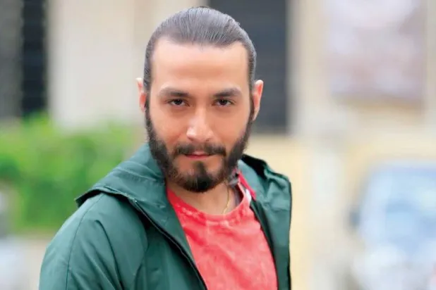 اكتشفت موهبته إثر عرض تخرجه من معهد الفنون السوري (حسابه على {انستغرام})