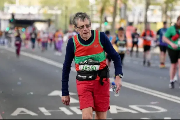 عظمة الإرادة (حساب مدرّبه إد موريس في إنستغرام)