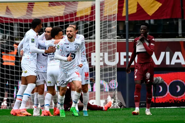 البرازيلي إسمايلي يحتفل بتسجيل هدفه في مرمى متز (أ.ف.ب)