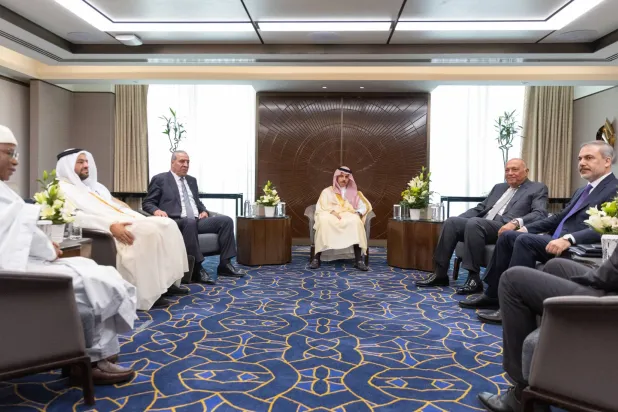 اجتماع اللجنة الوزارية المكلفة من القمة العربية - الإسلامية المشتركة غير العادية (الخارجية السعودية)