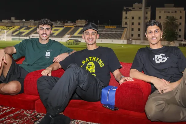 لاعبو الاتحاد خلال مأدبة العشاء في ملعب النادي (الاتحاد)