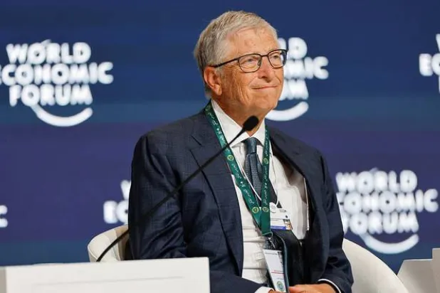  بیل گیتس یکی از روسای بنیاد «بیل و ملیندا گیتس» در نشست جهانی اقتصاد در ریاض ۲۸ آوریل ۲۰۲۴ (رویترز)