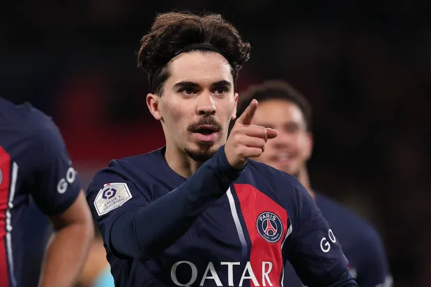 البرتغالي فيتينيا لاعب وسط باريس سان جيرمان (أ.ف.ب)