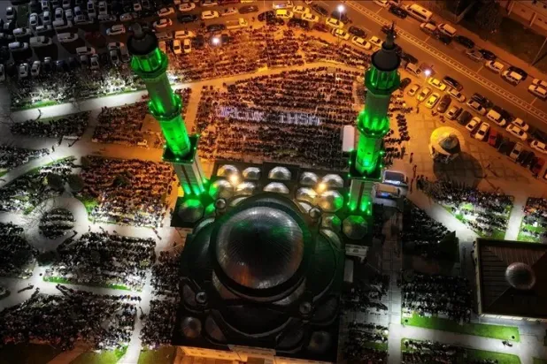 Kadir Gecesi dualarla idrak edildi