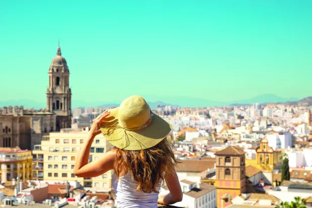 ملقة أكثر مدينة في أوروبا تشرق فيها الشمس (شاترستوك)