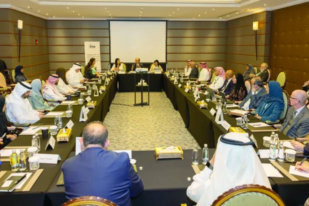 
أزعور يتحدث في جلسة الطاولة المستديرة التي نظّمها مركز «ثينك» للاستشارات (الشرق الأوسط)