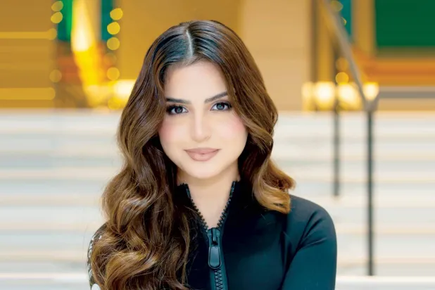 تعد محبيها بمفاجآت فنية في المستقبل القريب (حلا الترك)