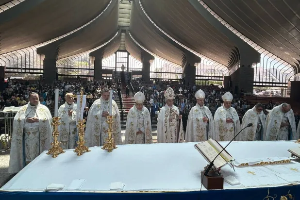 الراعي مترئساً قداس الأحد في بكركي (البطريركية المارونية)